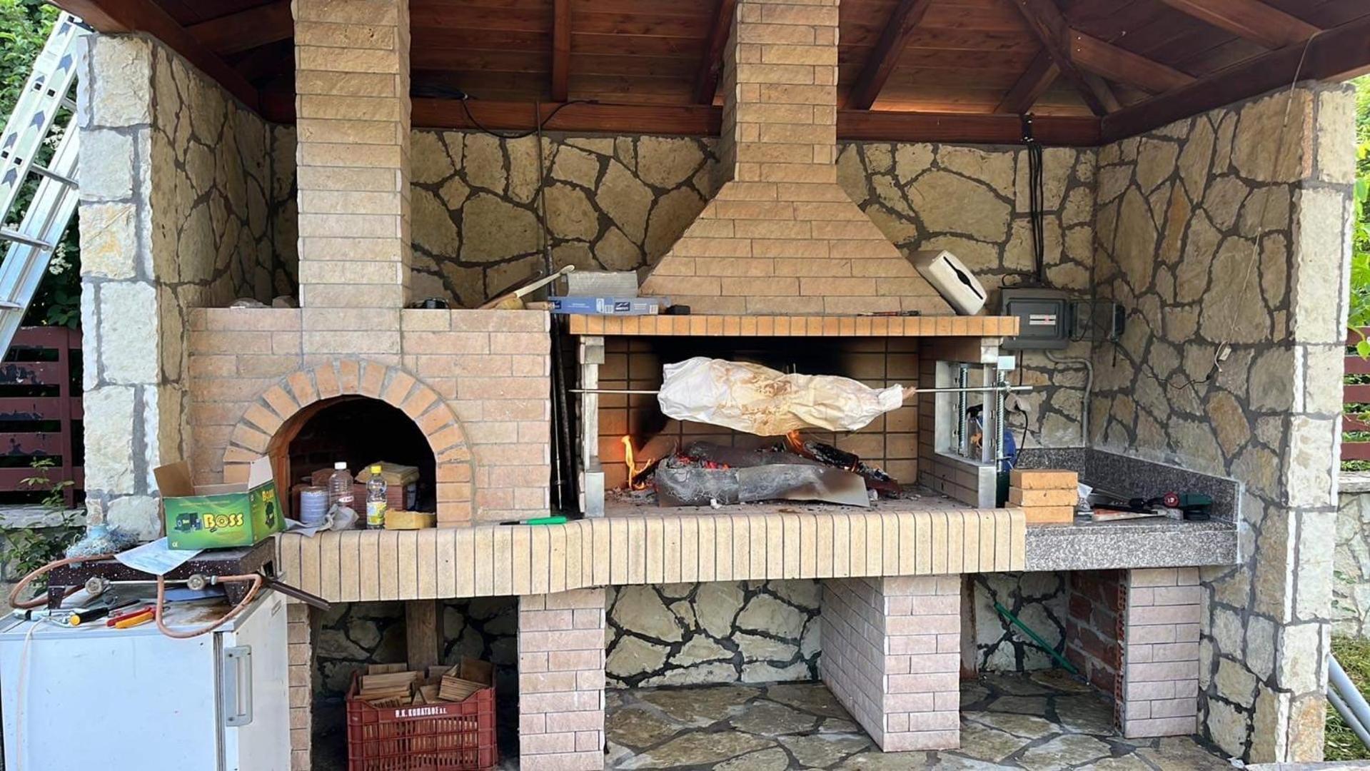 Vakantiehuis το πετρινο σπιτι του καστρη! με θεα τα μετεωρα *